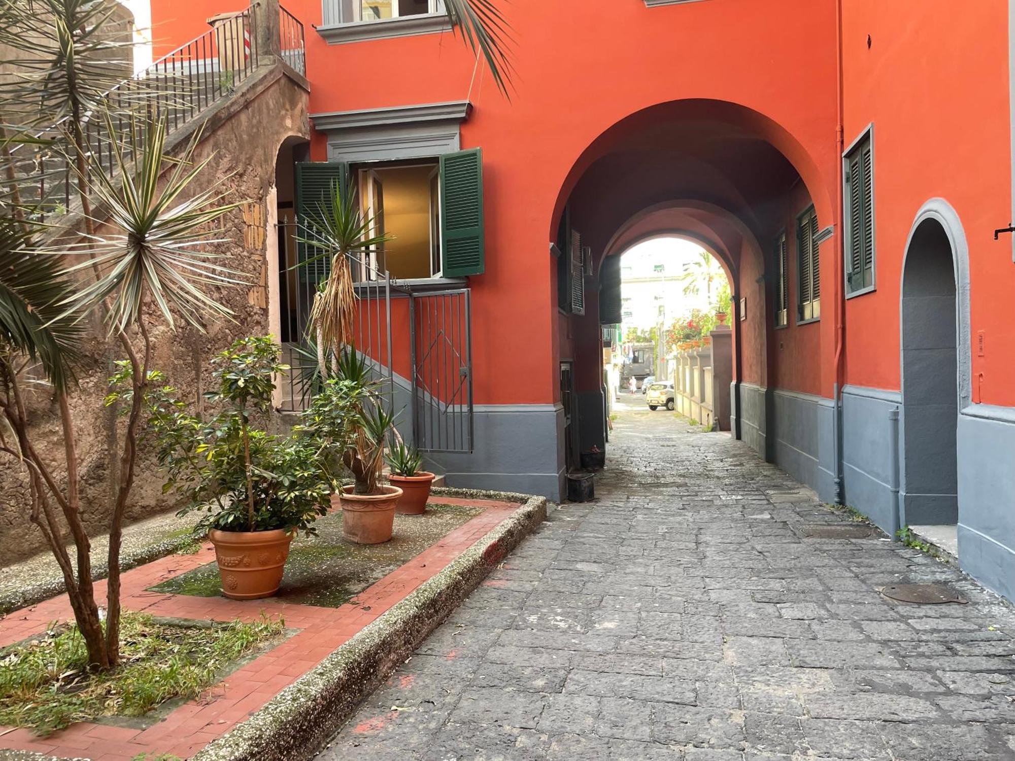 La Casetta Con La Spiaggia Naples Exterior photo